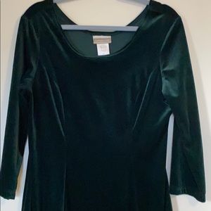 Gorgeous green velvety holiday dress for family photos & Christmas party